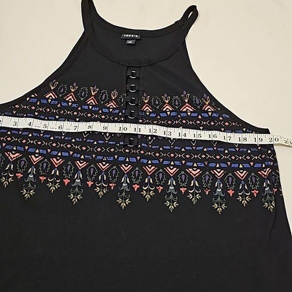 Torrid sleeveless top size 1 - Picture 4 of 8